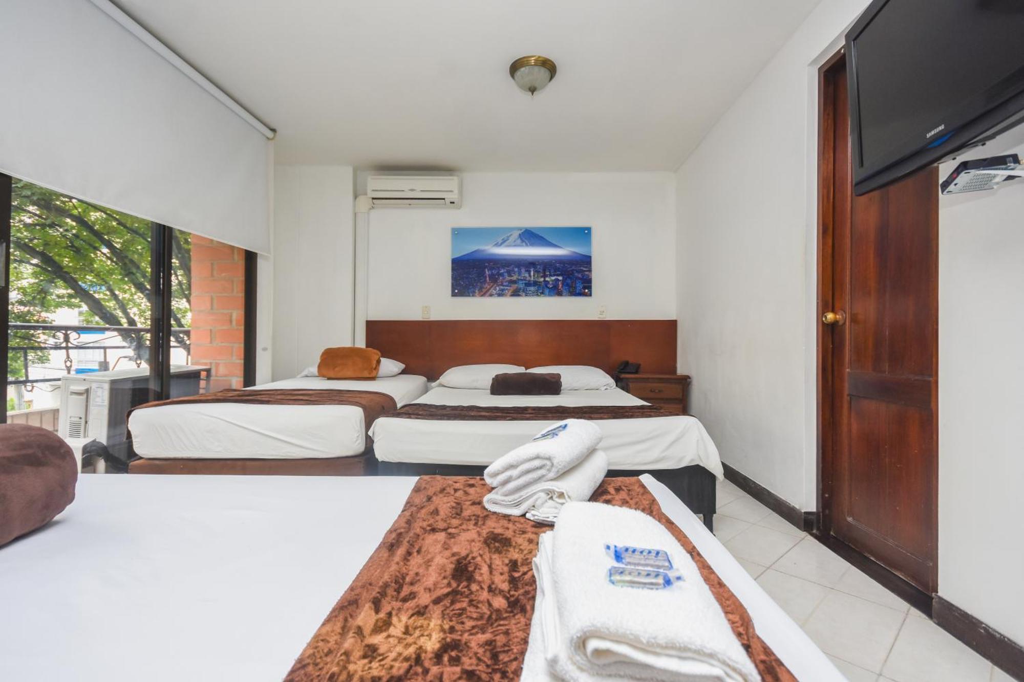 Hotel Estadio Real Medellin Bagian luar foto