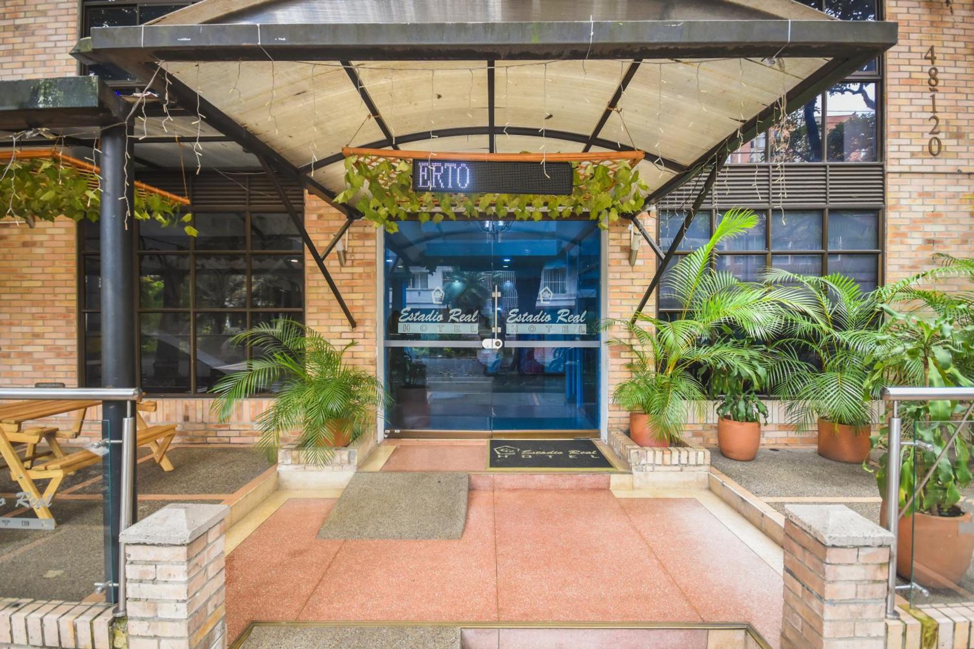 Hotel Estadio Real Medellin Bagian luar foto