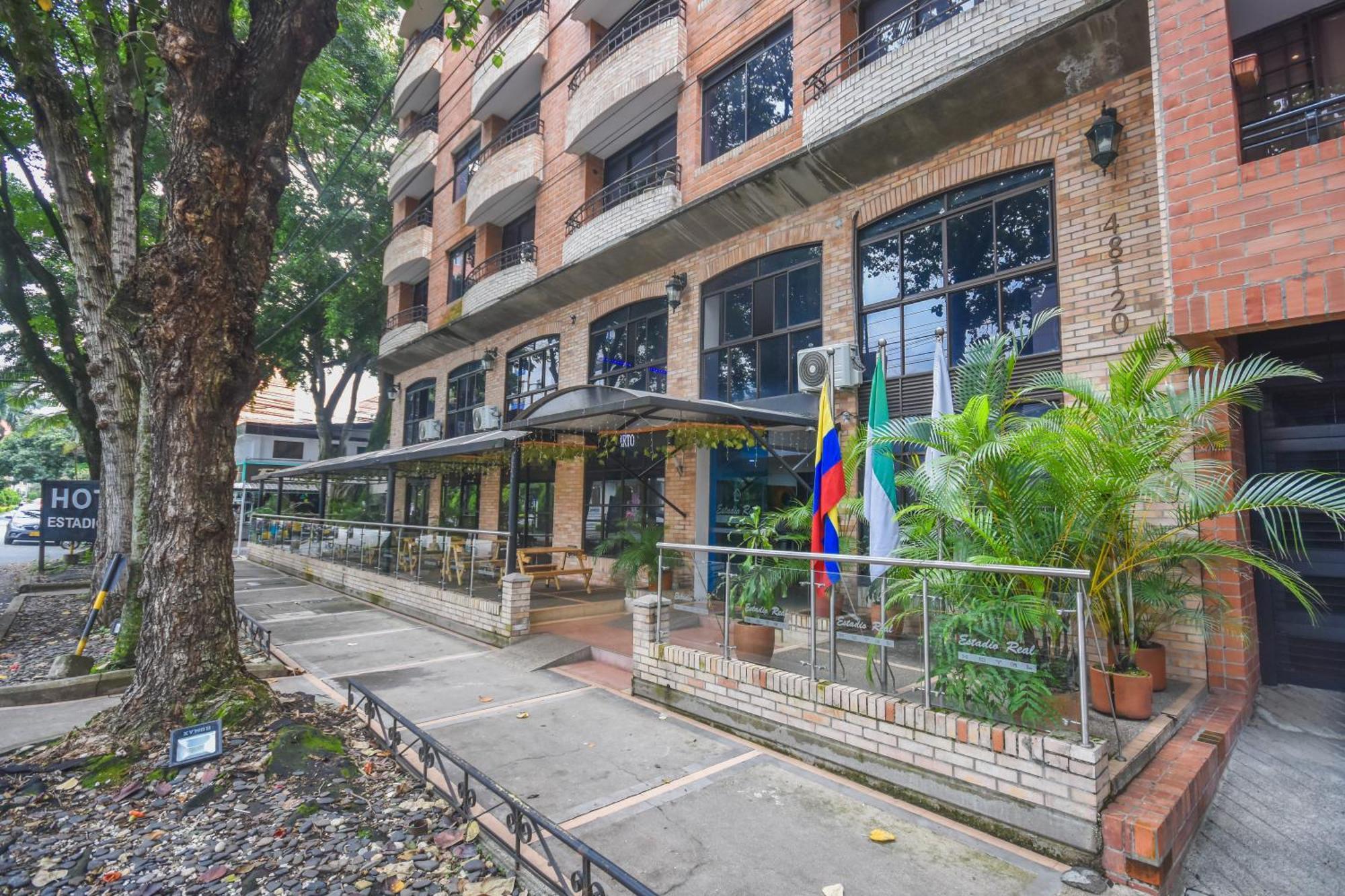 Hotel Estadio Real Medellin Bagian luar foto