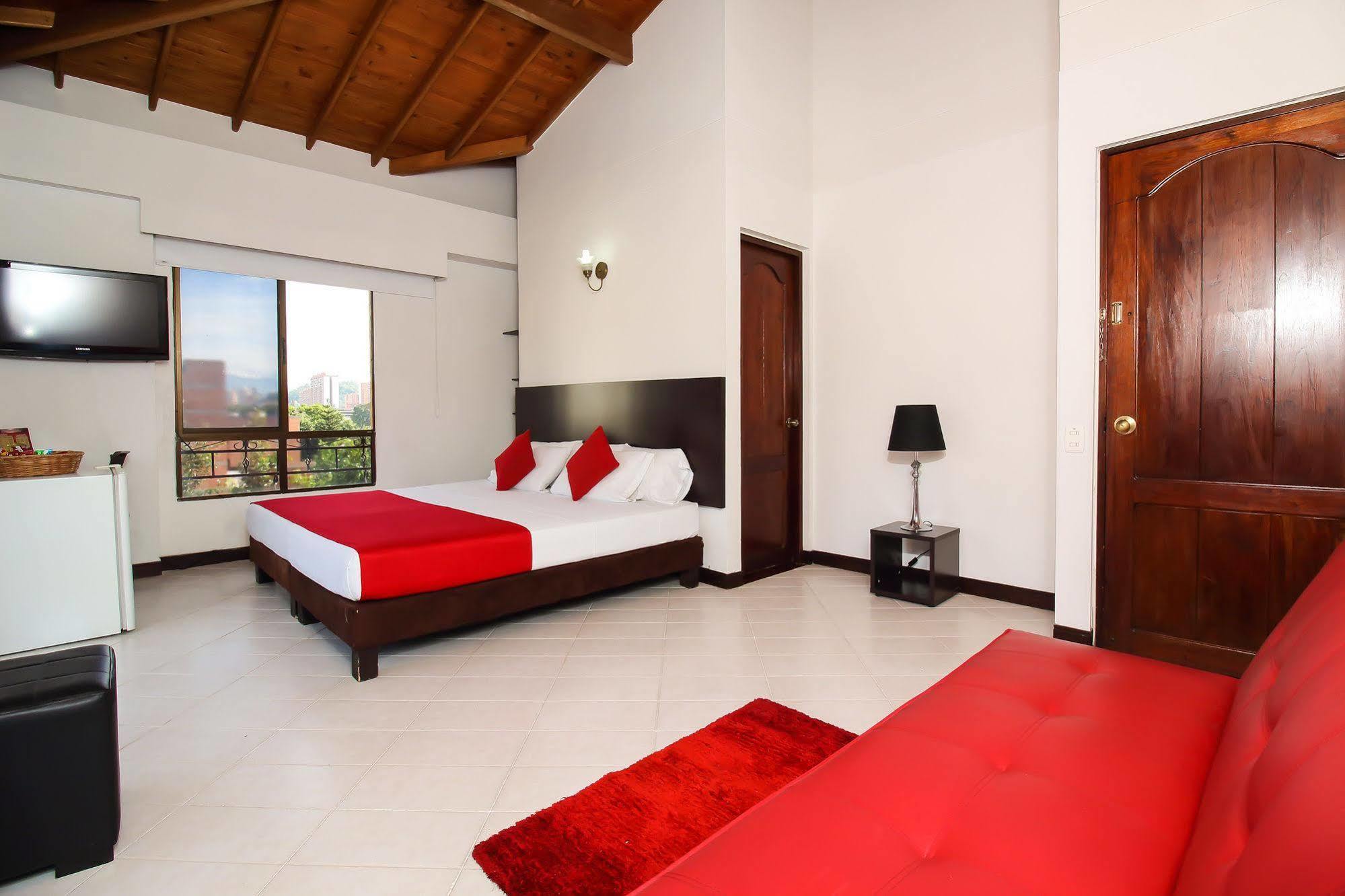 Hotel Estadio Real Medellin Bagian luar foto