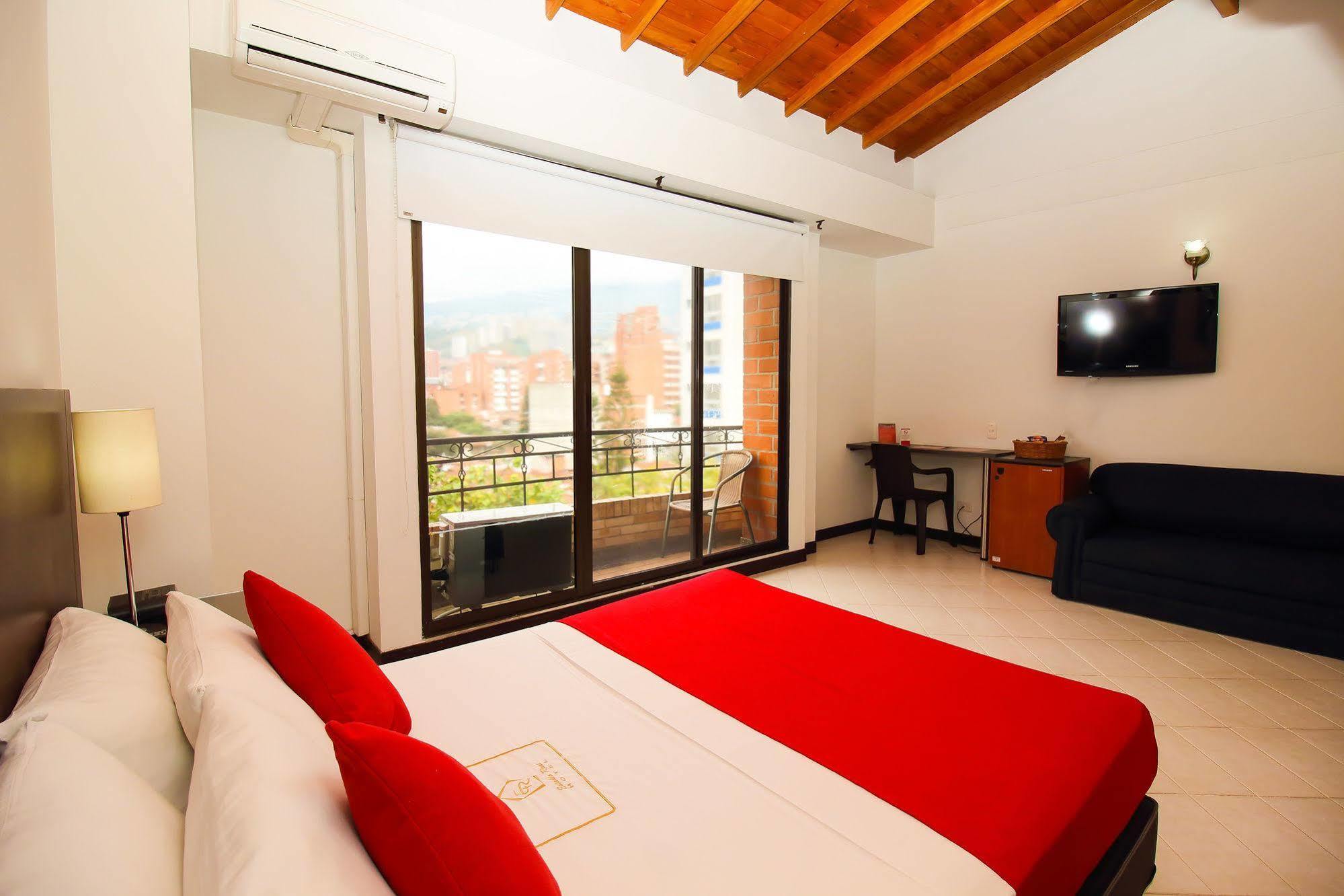 Hotel Estadio Real Medellin Bagian luar foto